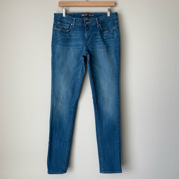 levi's slight curve mid rise skinny